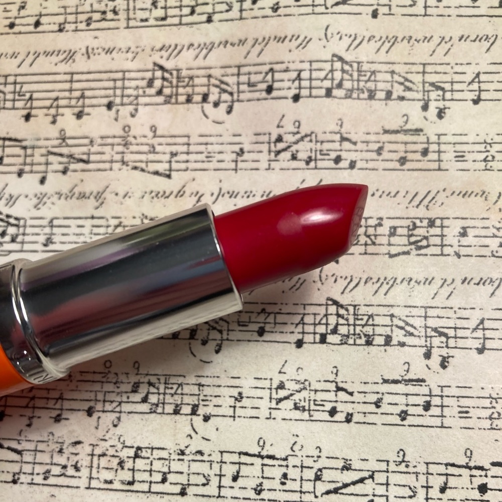 Clinique Limited Edition Lipstick / Merry Pop